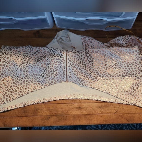 ZUDA Metallic Pink & Rose Gold Asymmetrical Lightweight Animal Print Jac… - Picture 13 of 14